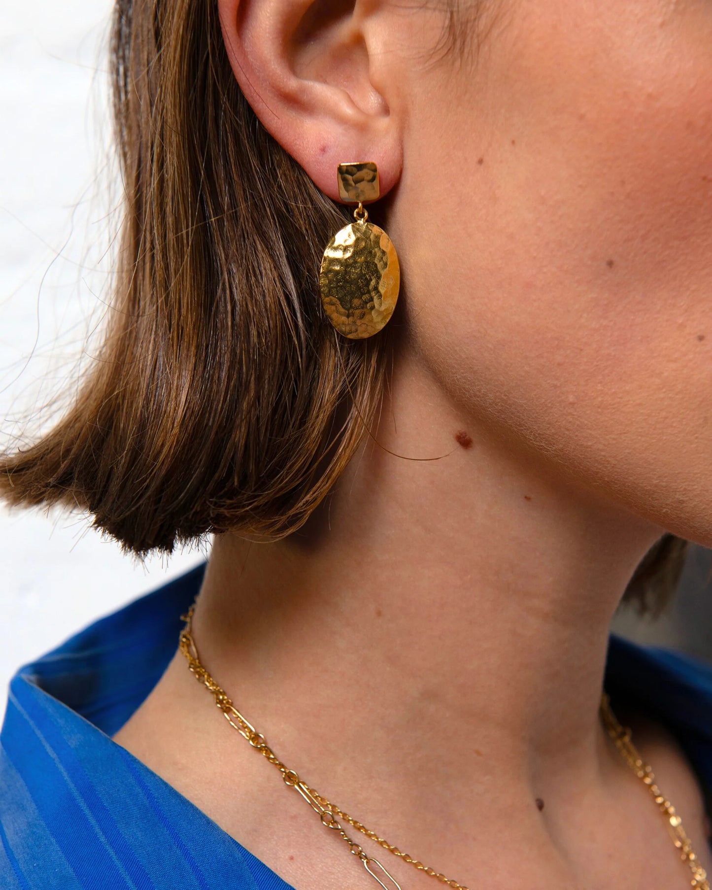 Øredobber Desiree Hammered Drop Stud Earrings