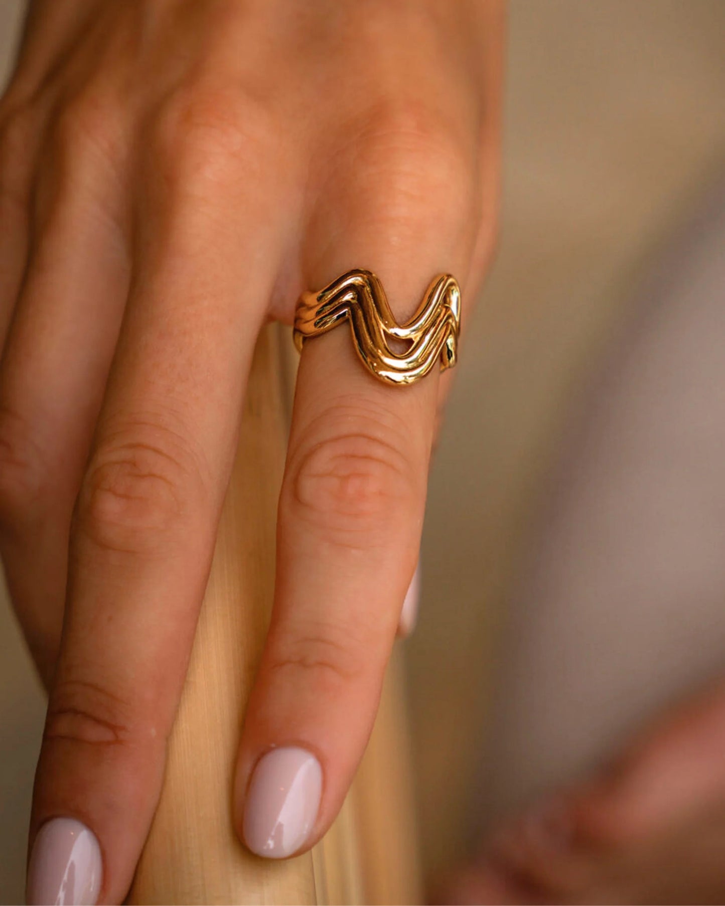 Ring Gallia Wave Gold Stacking Ring