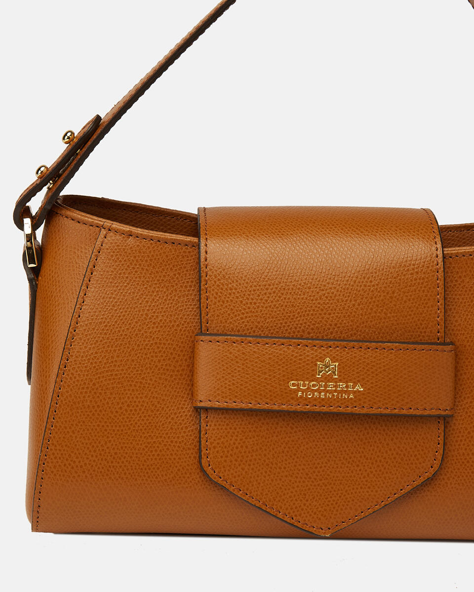 Veske Maia Flap Bag. Lion