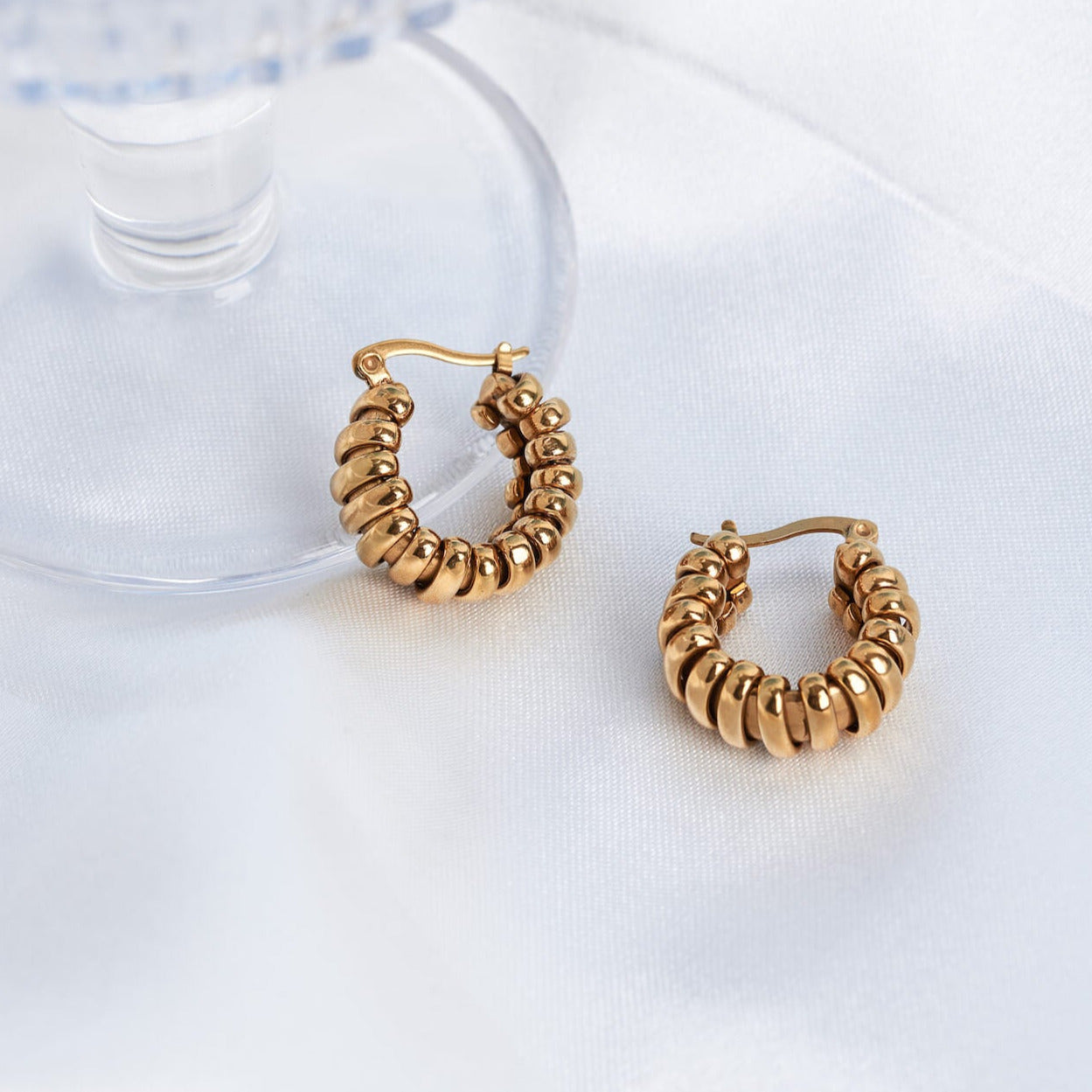 Øredobber Looped Gold Hoops