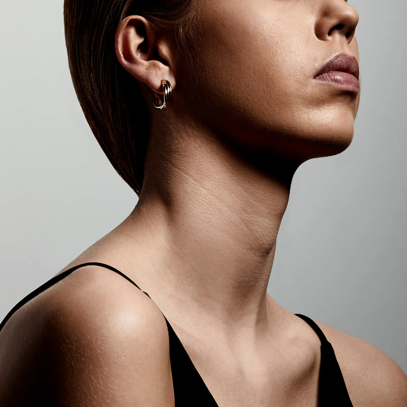 Øredobber JENIFER twirl hoops gullbelagt