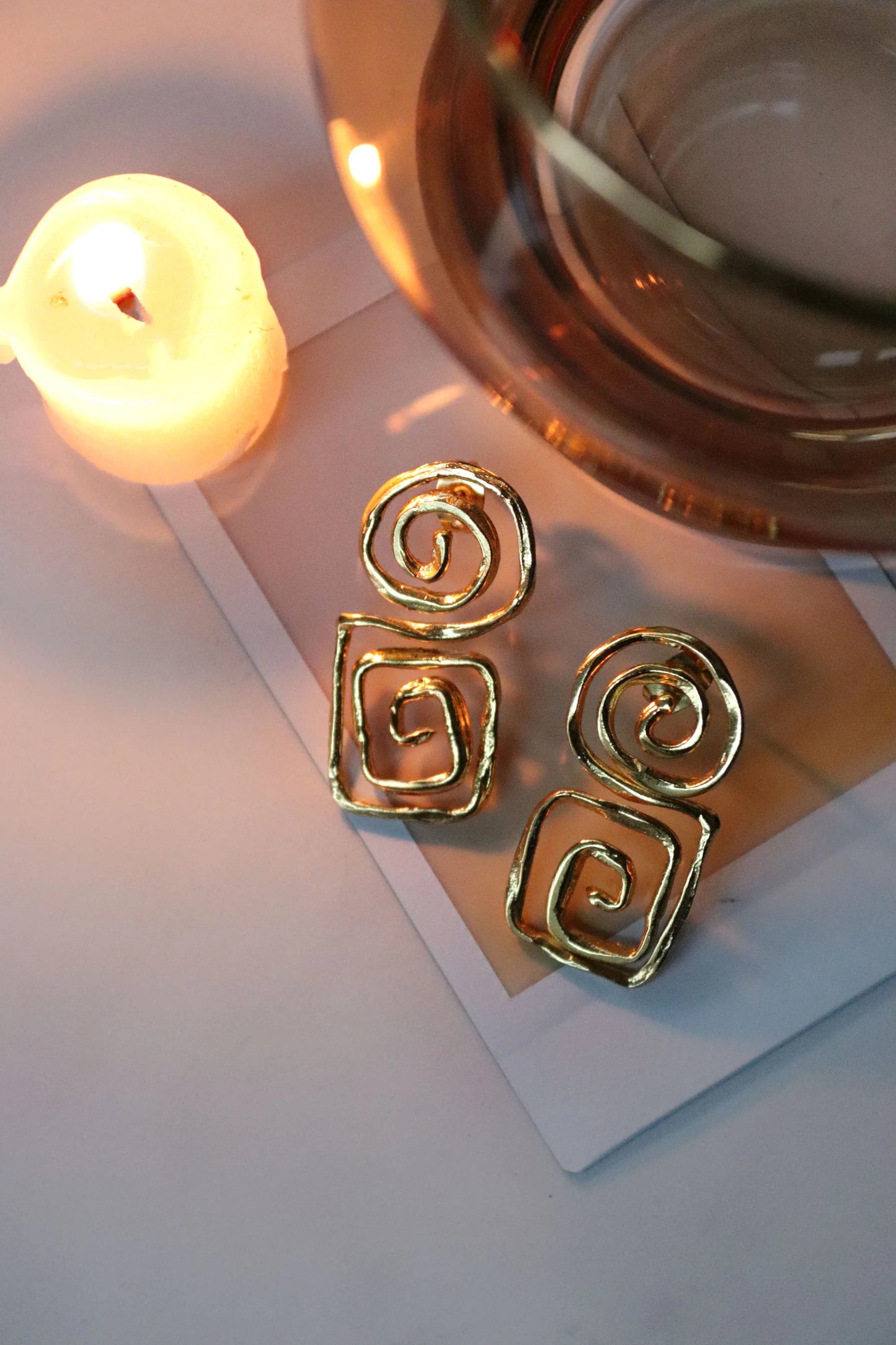 Øredobber Megara Geometric Spiral Stud Earrings