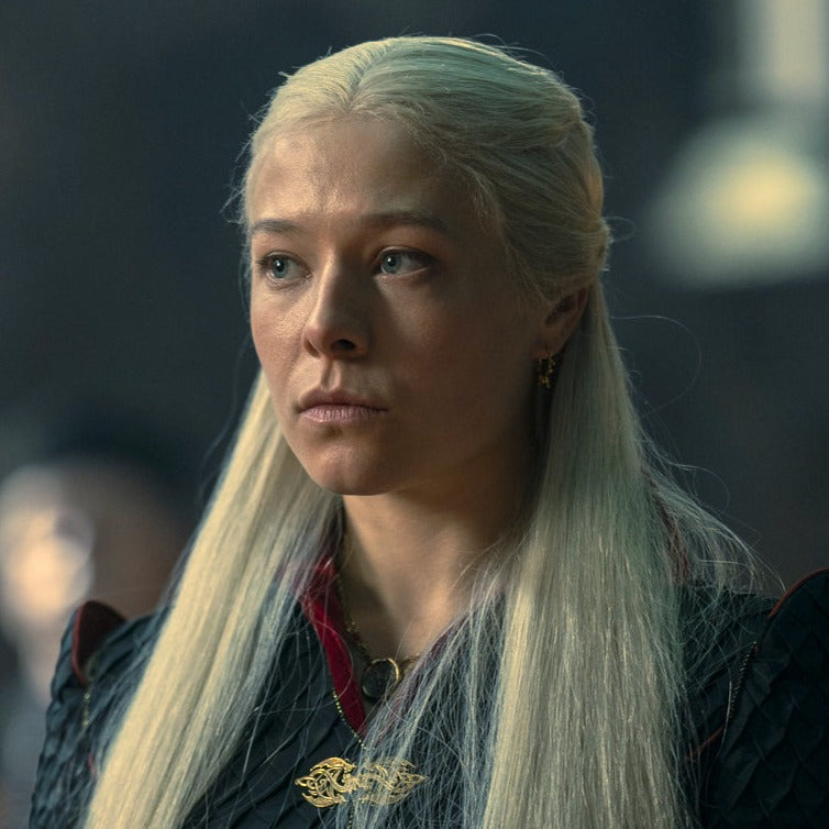 Rhaenyra bruker Jale øredobber fra Ottoman Hands i House of the Dragon.
