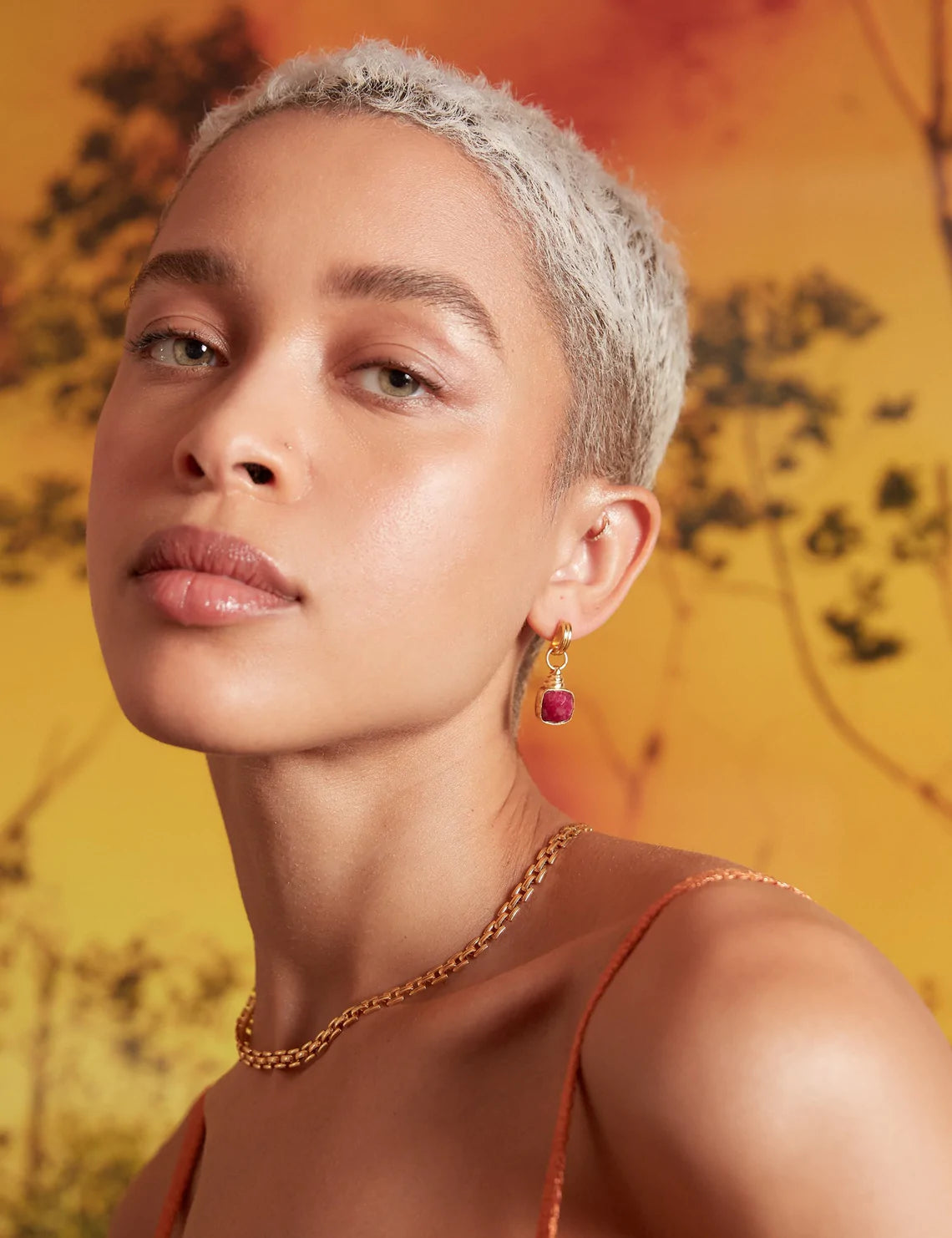 Øredobber Eleanor Ruby Drop