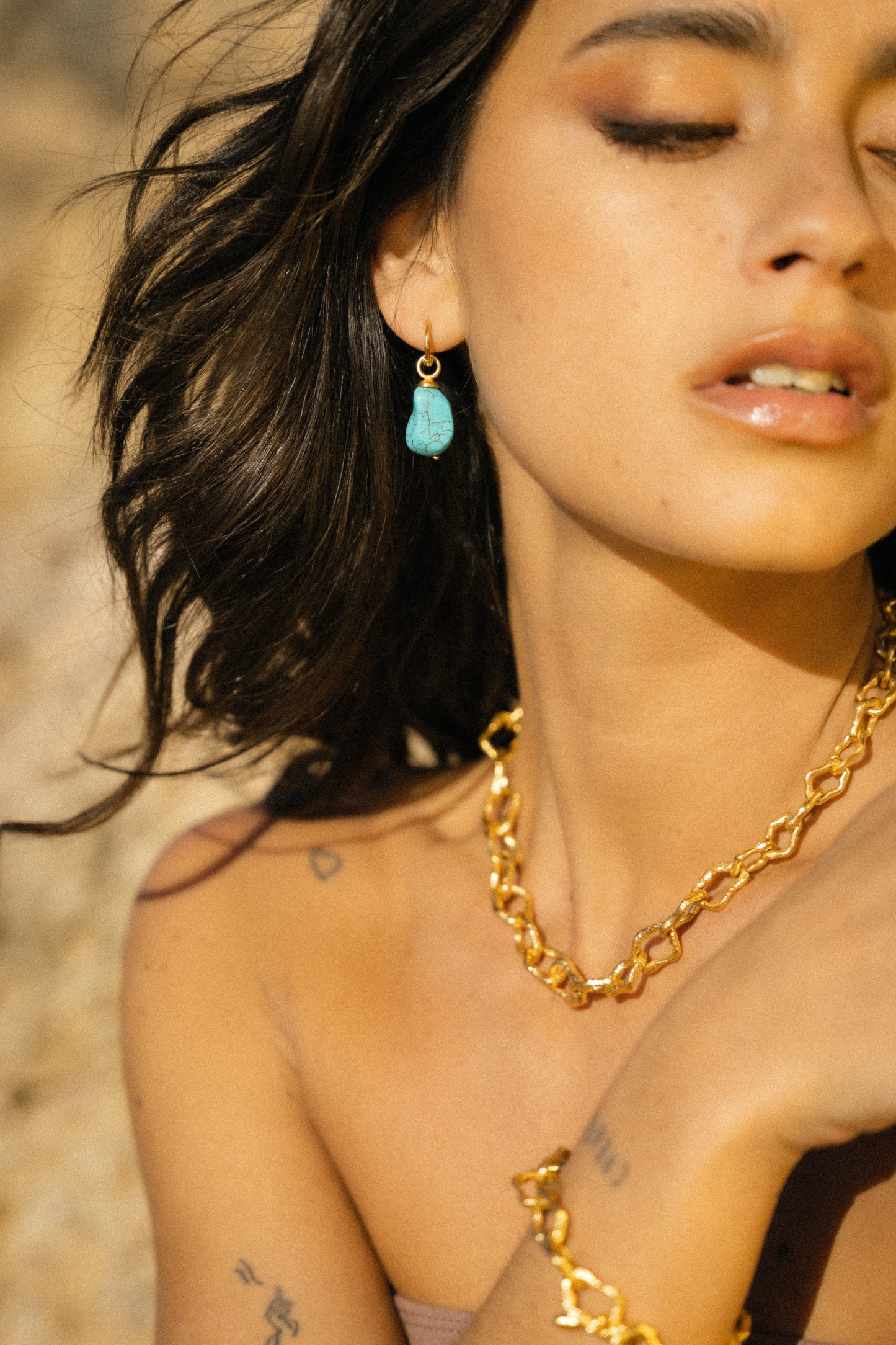Øredobber Ava Turquoise Drop Huggie