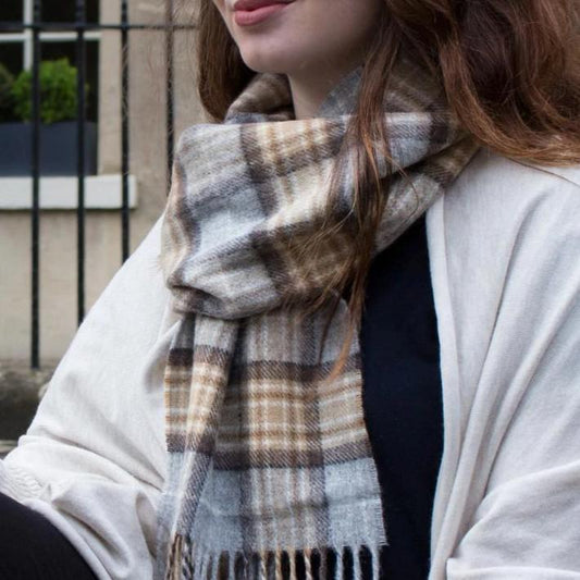 Skjerf 100 % merinoull. Cream Check