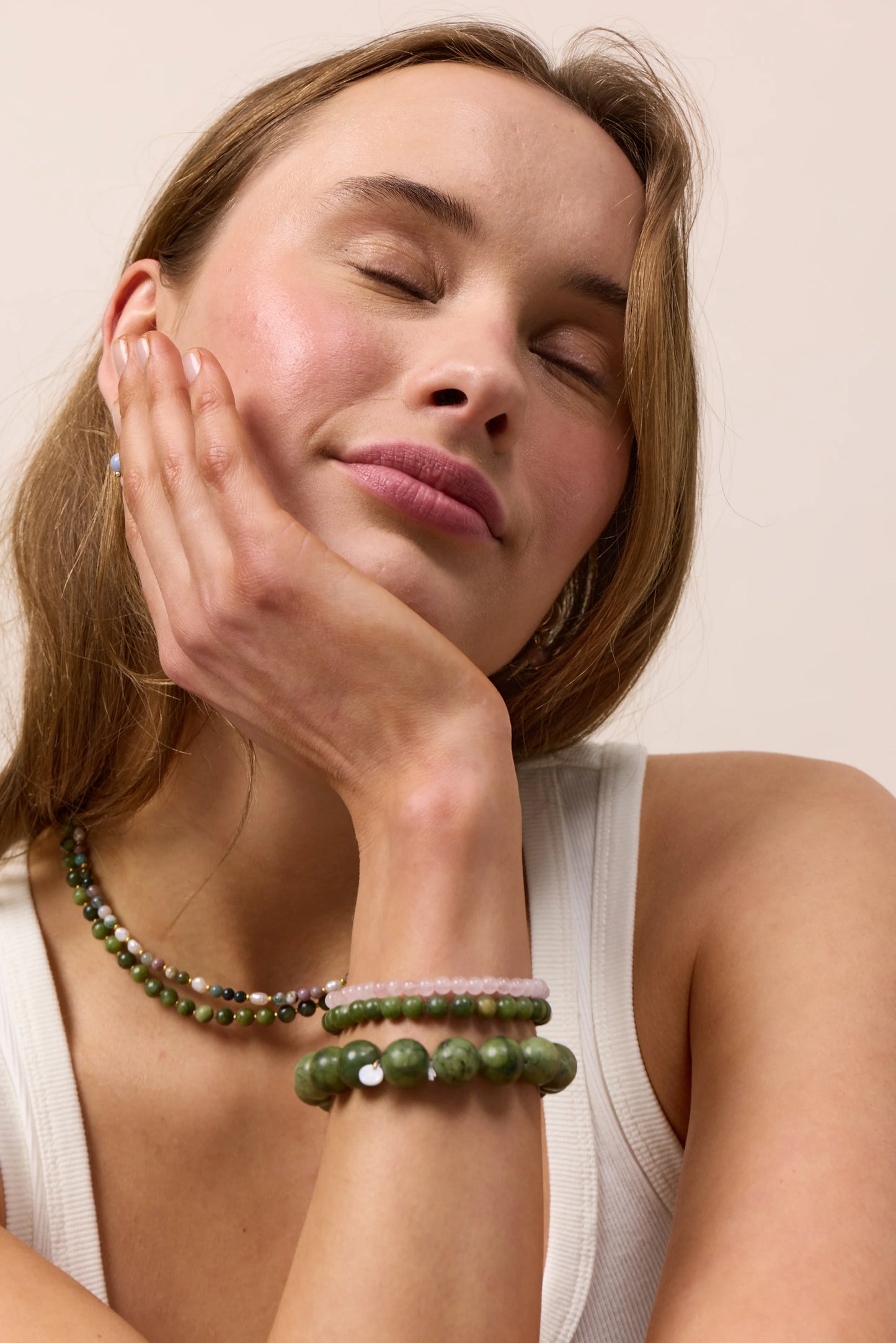 Petite Rose Quartz Stretch armbånd - Love Soï Copenhagen