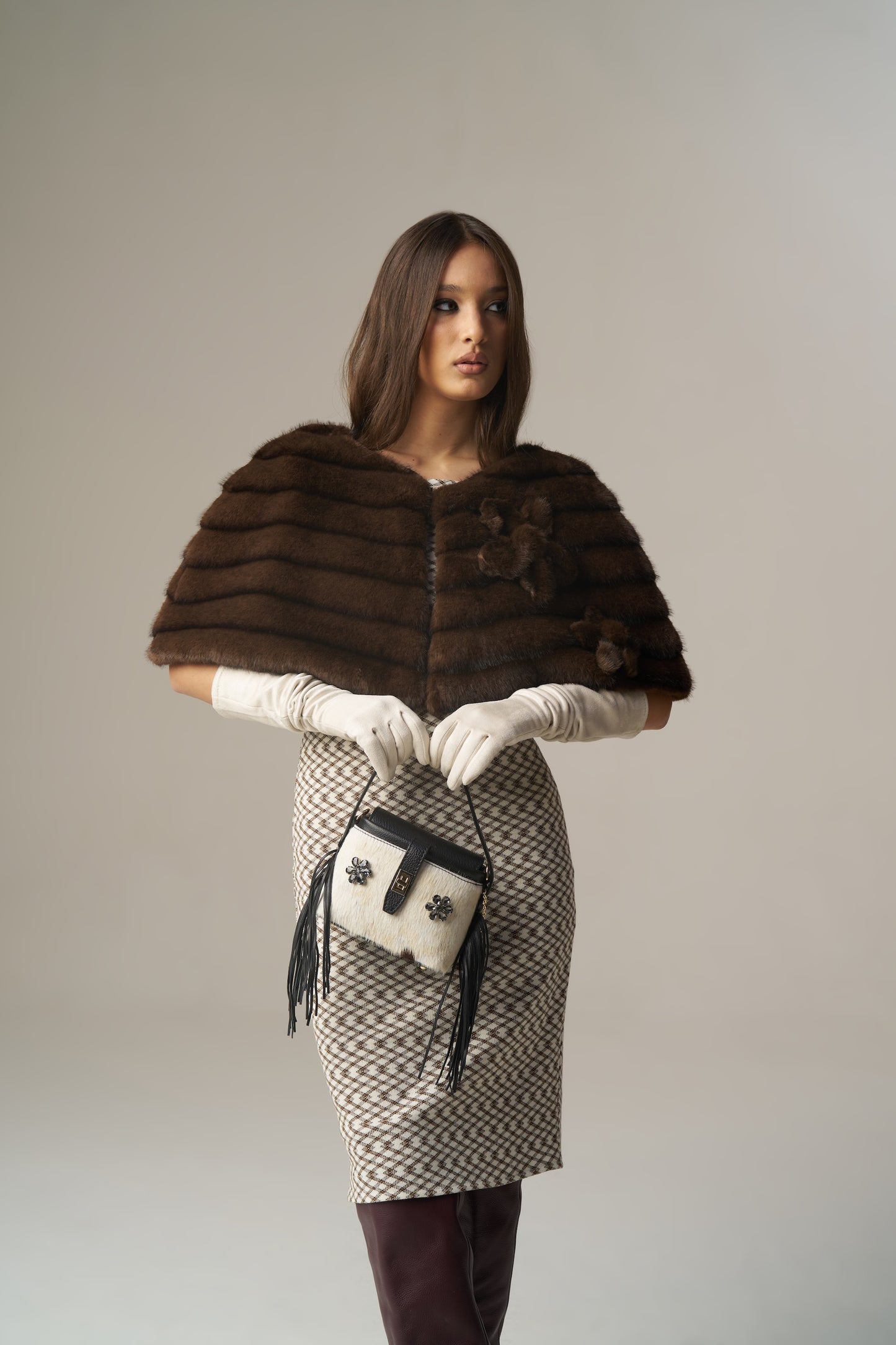 Coprispalle Ecofur – cape i brun fuskepels PHO Firenze