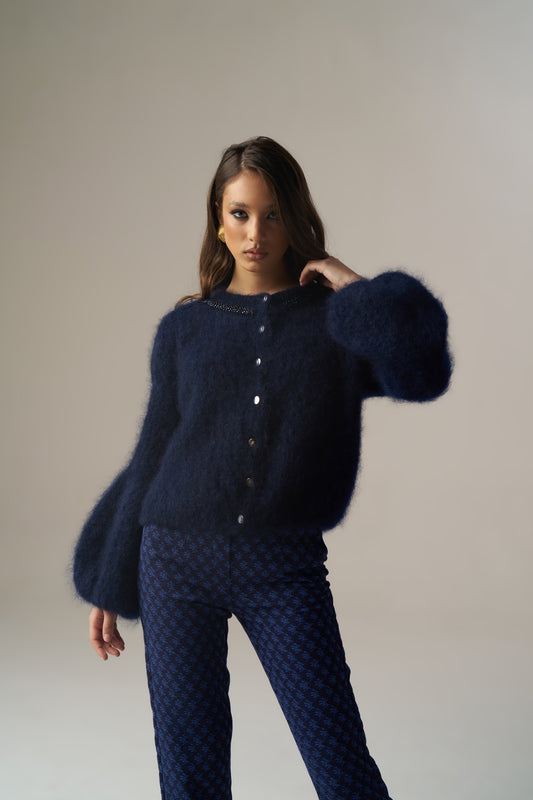 Cardigan Blu Notte – Marineblå strikkejakke med voluminøse ermer PHO Firenze