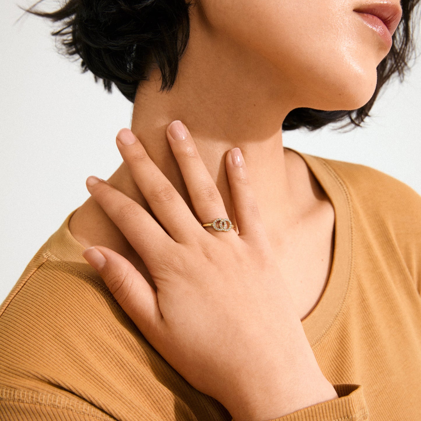 Ring LULU halos stack ring gullbelagt