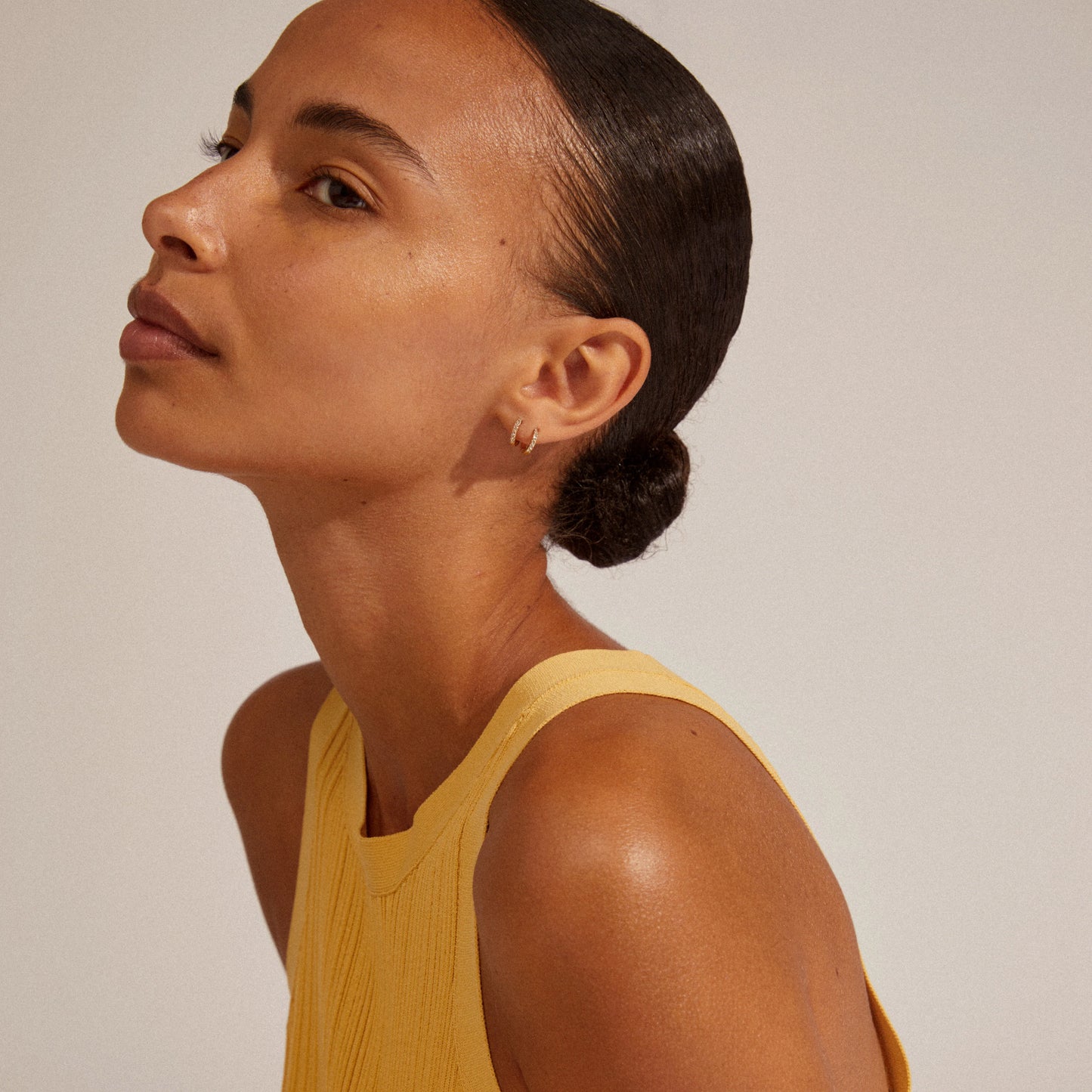 Øredobber EBNA mini krystall huggie hoops gullbelagt