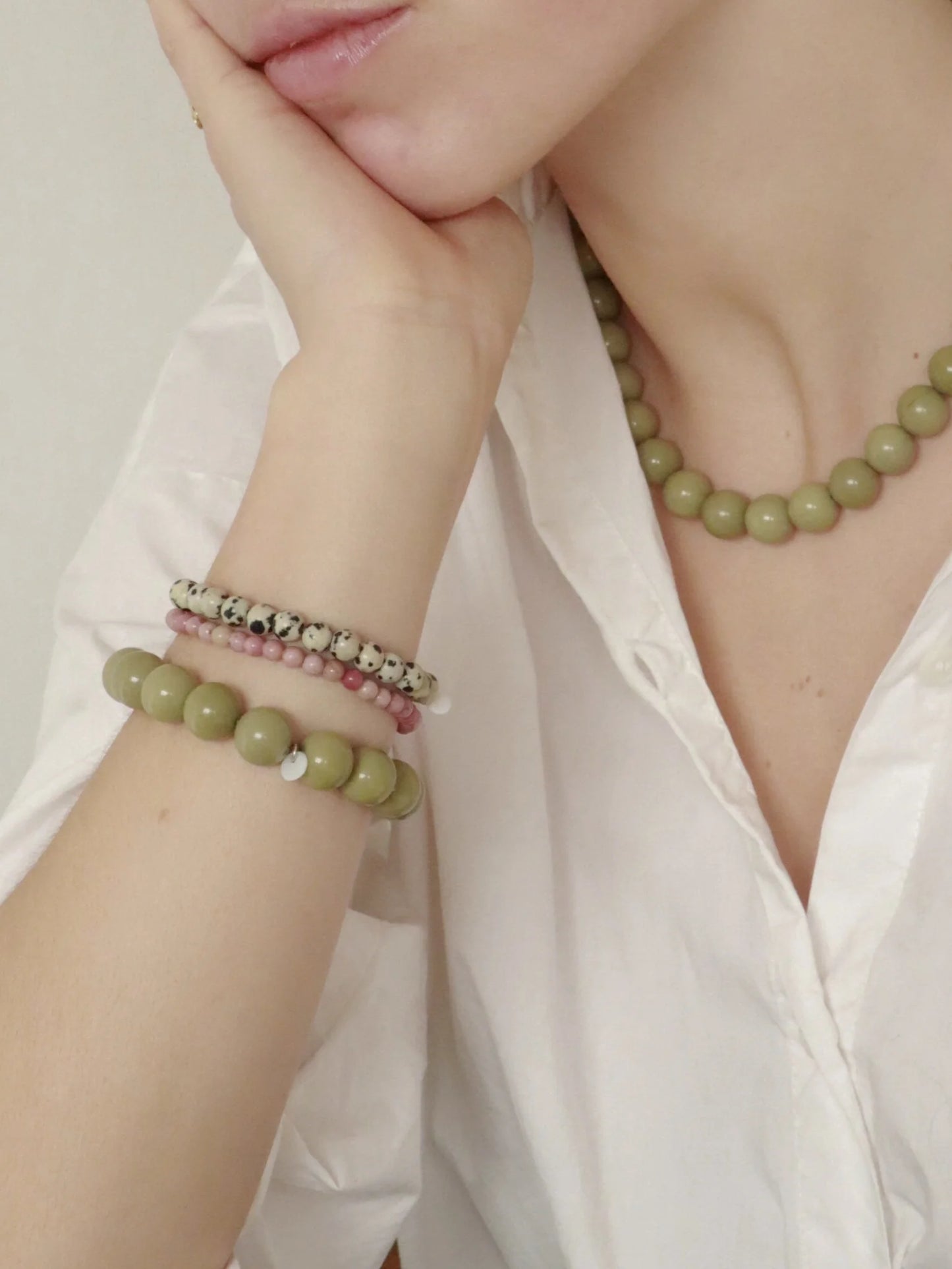 Petite Rhodonite Stretch armbånd - Balance Soï Copenhagen