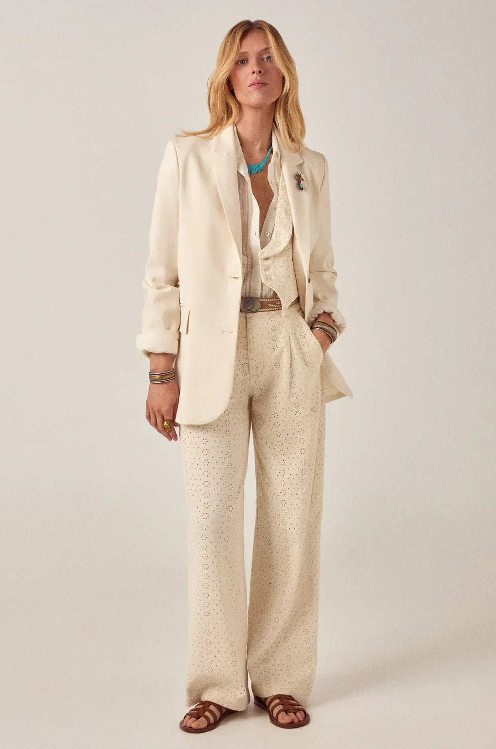 Dalia Ring Off White bluse – brodert Maison Hotel