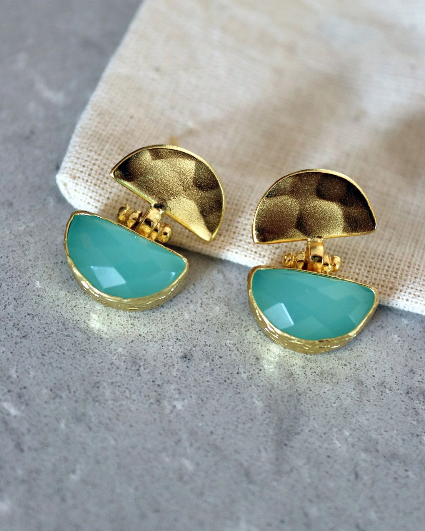 Øredobber Mina Aqua Chalcedony Drop Stud Earrings