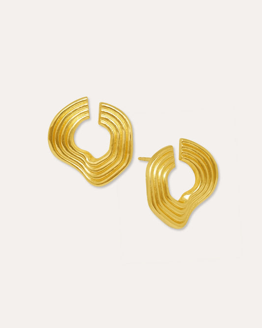 Øredobber Nara Wave Gold Stud Earrings