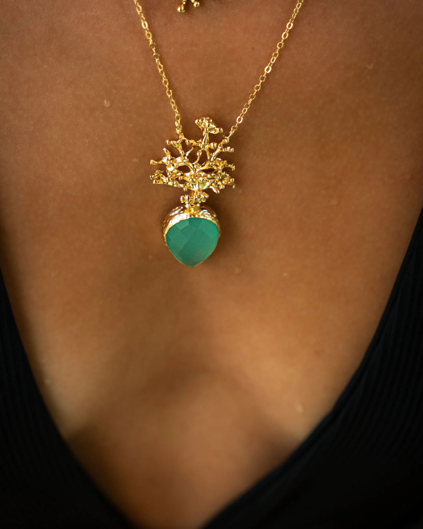 Smykke Sophia Aqua Chalcedony Coral Pendant Necklace