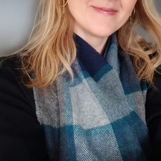 Skjerf 100 % merinoull. Blue Check